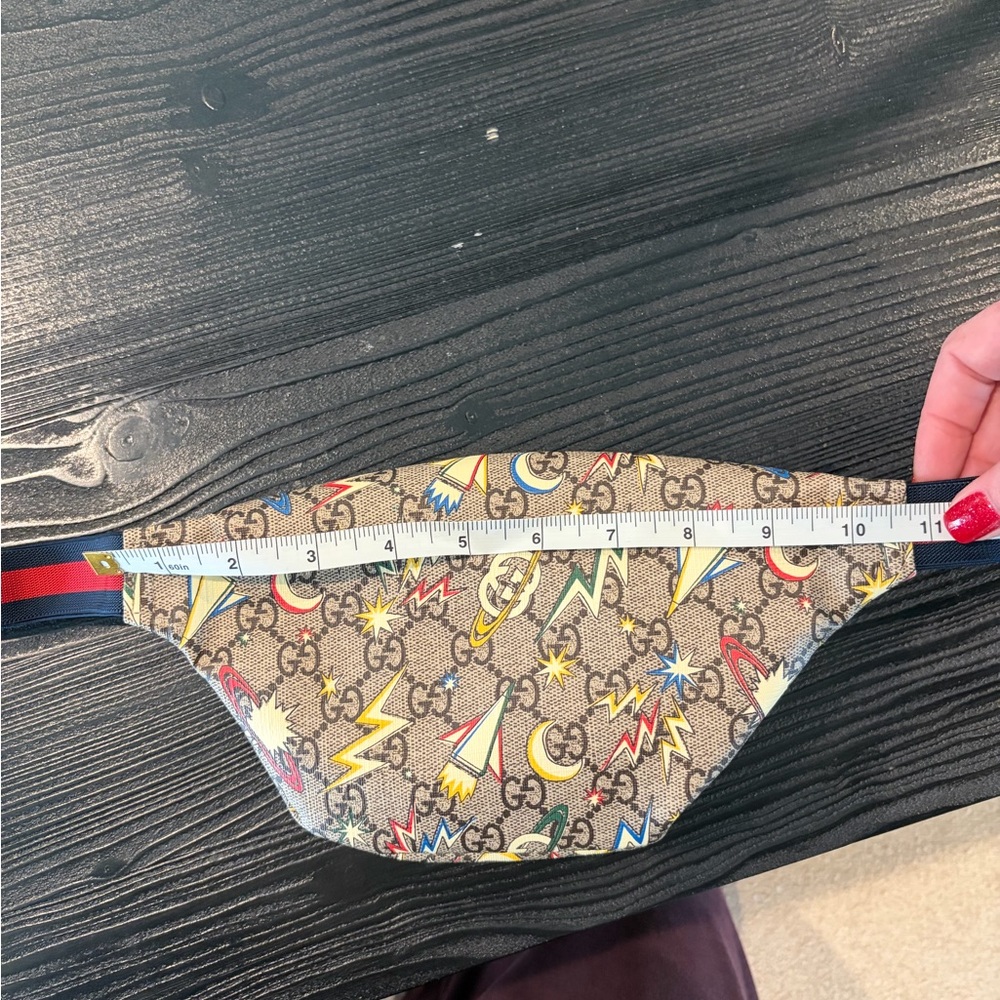 Gucci Beige Waist/Crossbody Bag with Red and Multicolor Accents - Picture 7 of 9